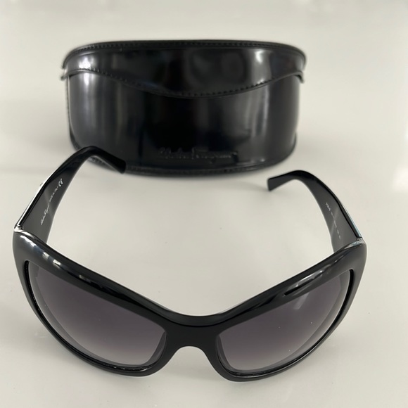 Salvatore Ferragamo vintage sunglasses - Picture 2 of 9